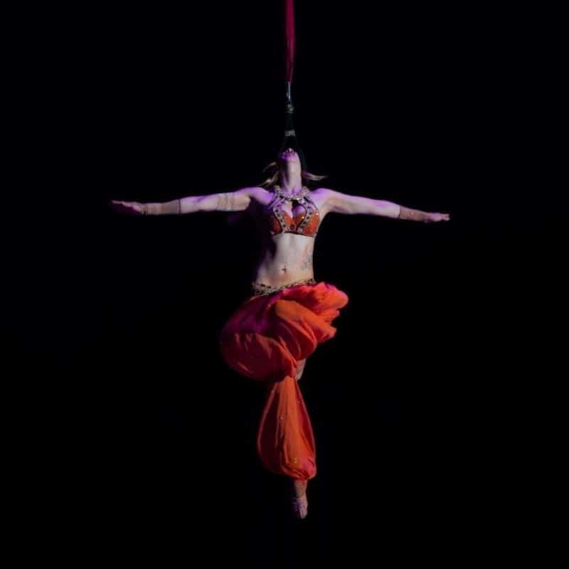 chica circense